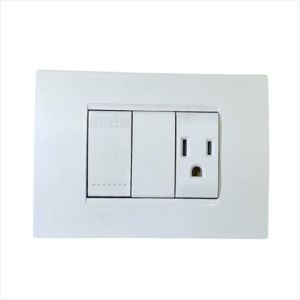 INTERRUPTOR SIMPLE 1 VÍA + TOMA 2P+T 1M BLANCO LINEA LIVING LIGHT. BTICINO